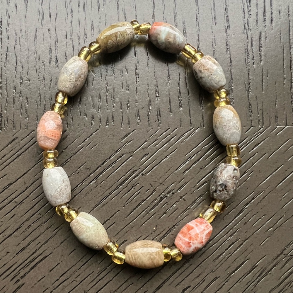 Rice shape coral jade bracelet 7-8mm SIZE 7’ - Picture 4 of 5